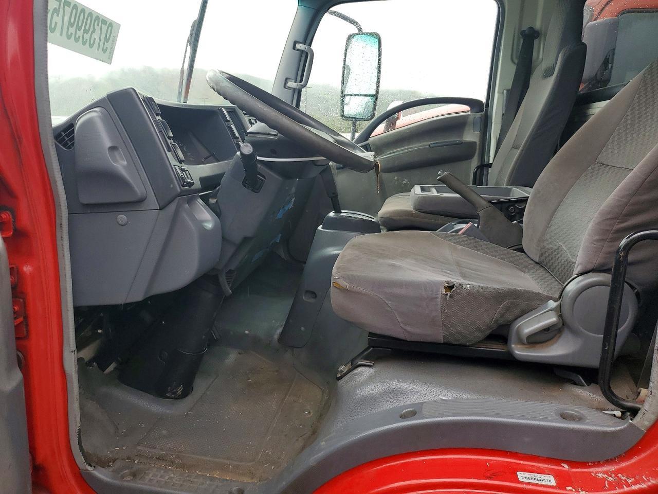 2009 Isuzu NPR Crew Cab Flatbed Truck