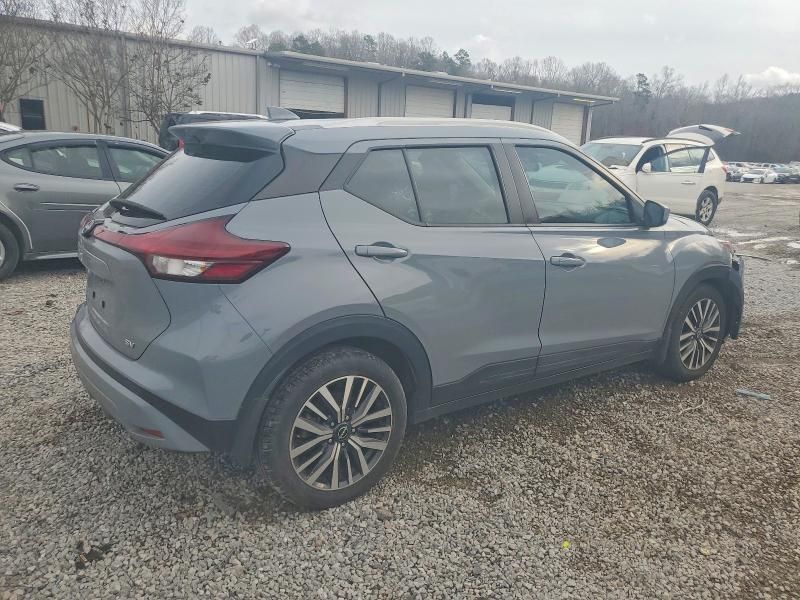 2022 Nissan Kicks sv