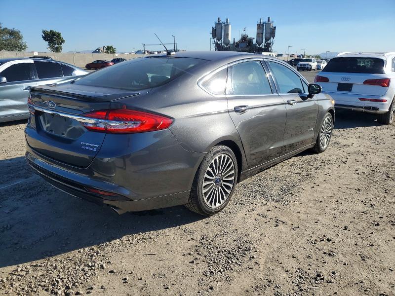 2018 Ford Fusion Titanium/platinum hev