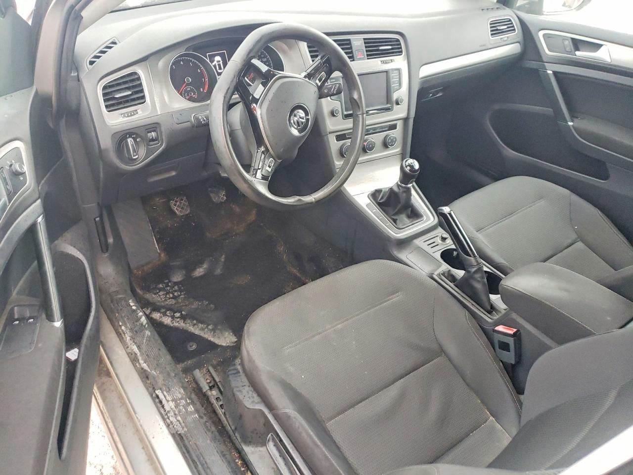 2016 Volkswagen Golf Base / s