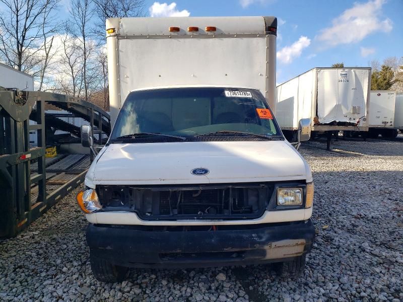 1999 Ford E450 box Truck