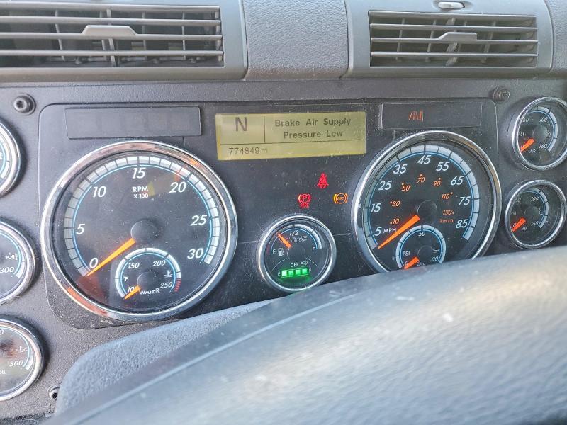 2018 Freigliner 2018 Freightliner Cascadia 125 Semi Truck