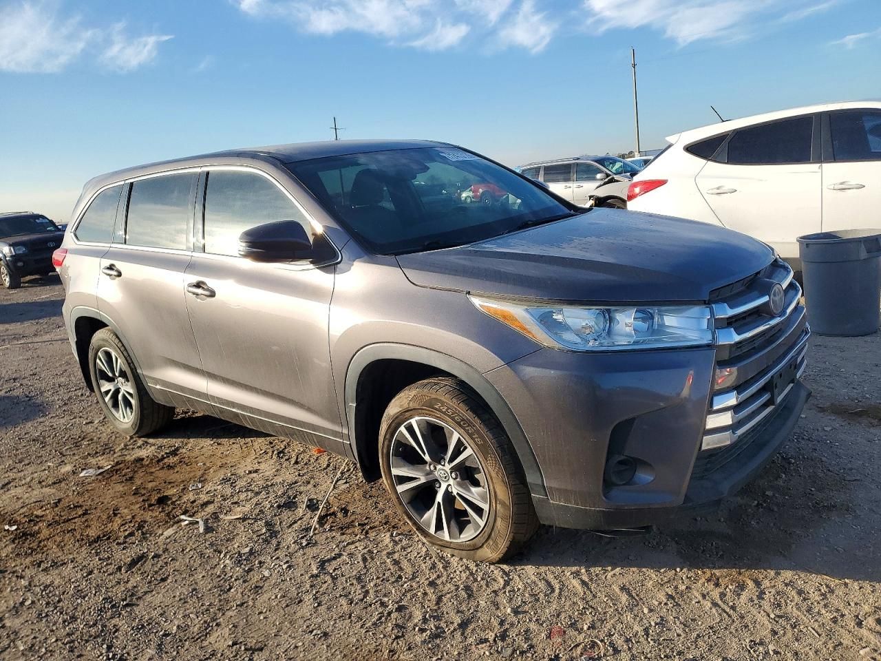 2018 Toyota Highlander le