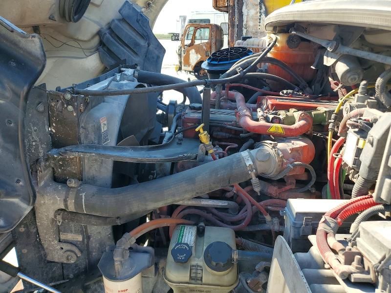 2016 Freightliner Business Class M2 Flatbed Truck