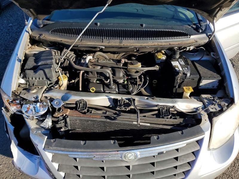 2006 Chrysler Town & Country lx