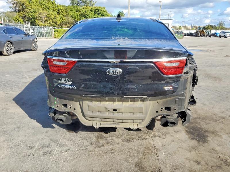 2017 KIA Cadenza Premium