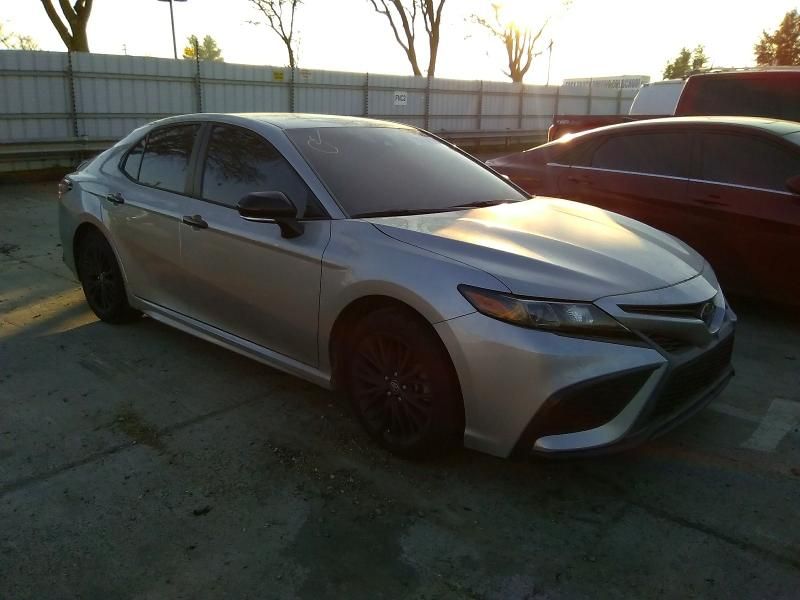 2021 Toyota Camry se