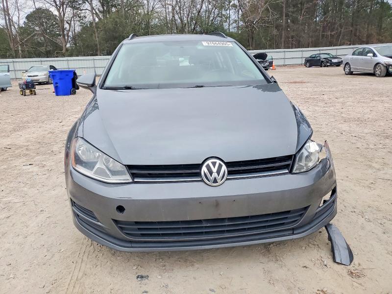 2017 Volkswagen Golf Sportwagen s