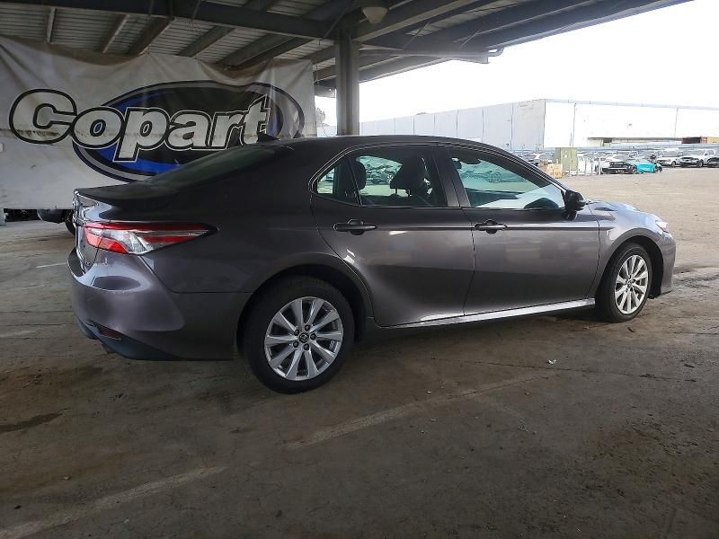 2020 Toyota Camry le