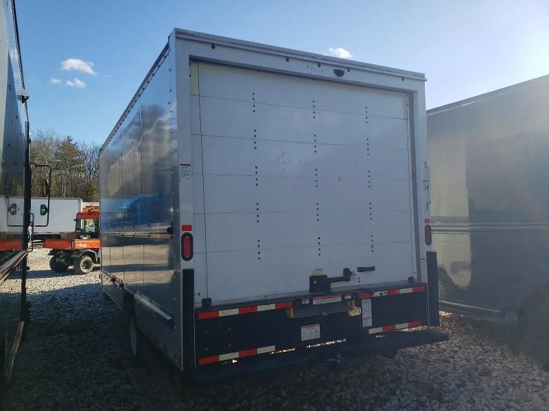 2023 GMC Savana CUT-BOX Truck