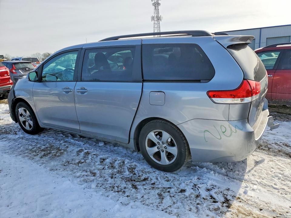 2011 Toyota Sienna le
