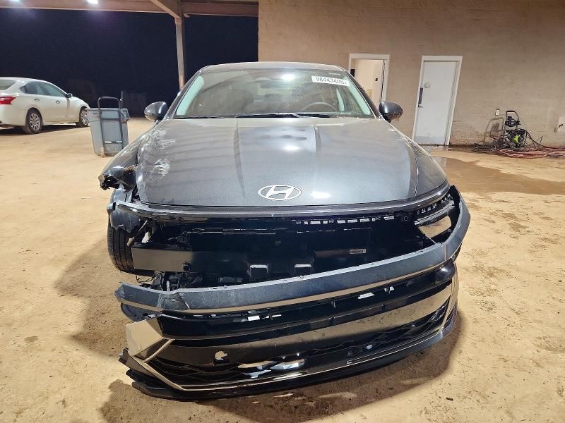 2025 Hyundai Sonata Hybrid