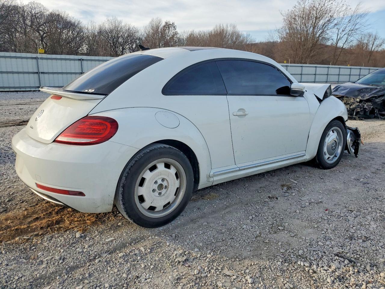 2018 Volkswagen Beetle s