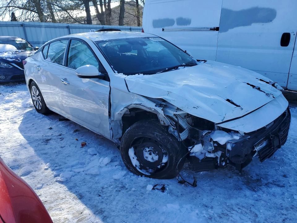 2023 Nissan Altima s