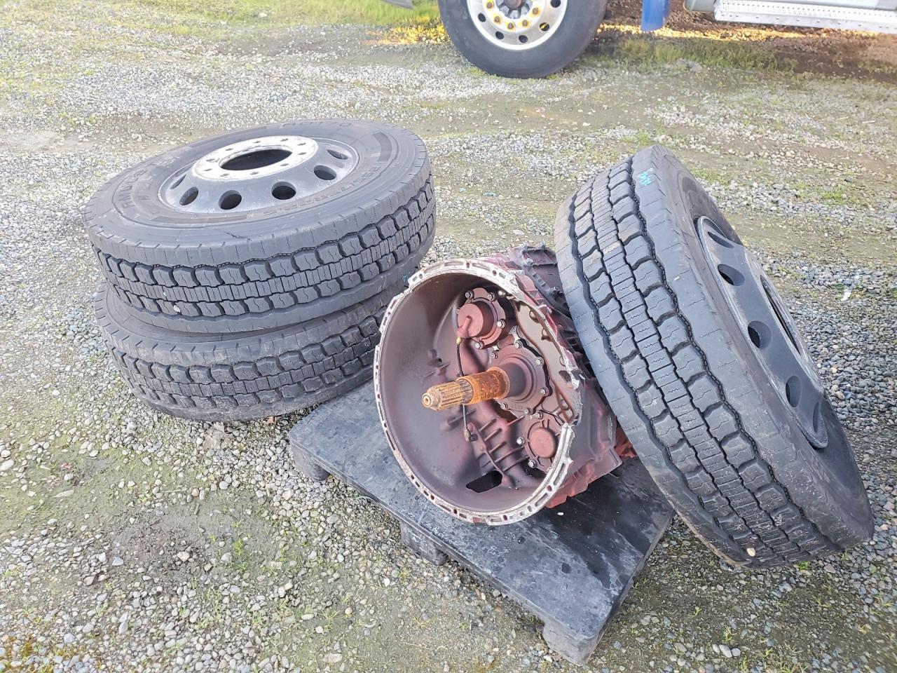 2020 International LT625 Semi Truck