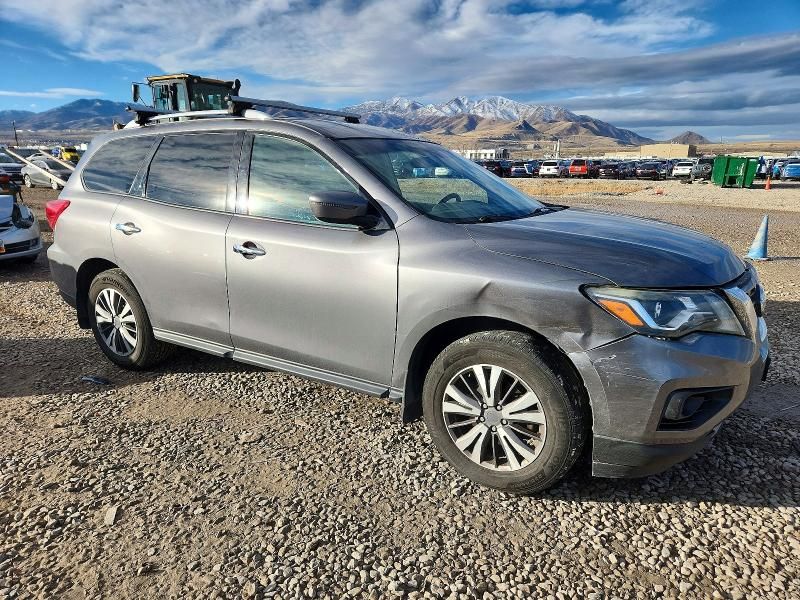 2017 Nissan Pathfinder s