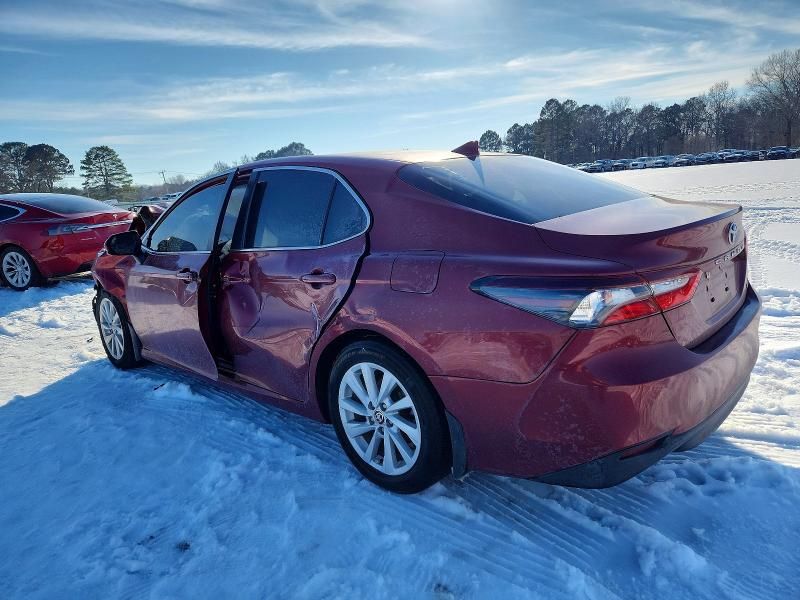 2022 Toyota Camry le