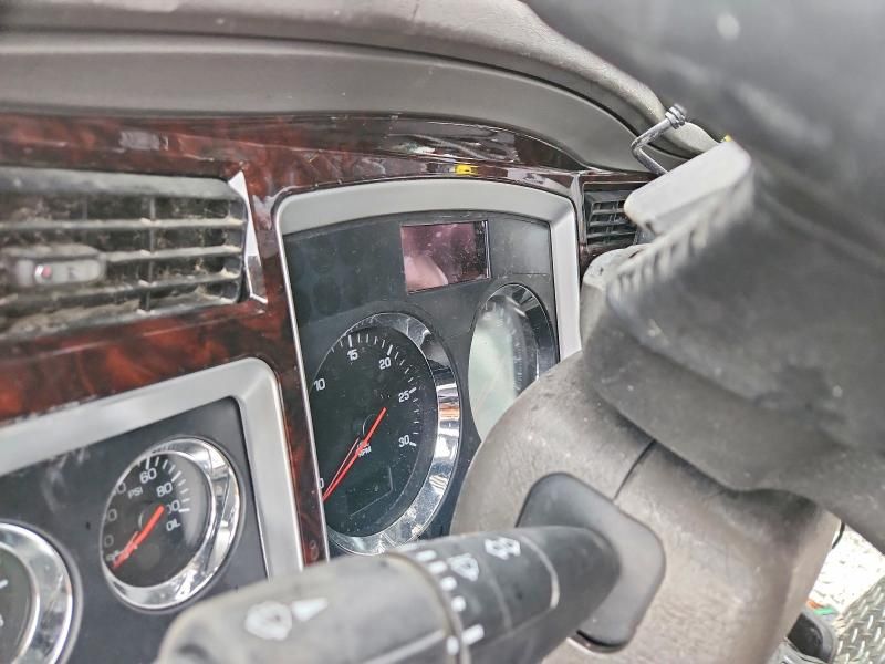 2023 Kenworth T800 Semi Truck