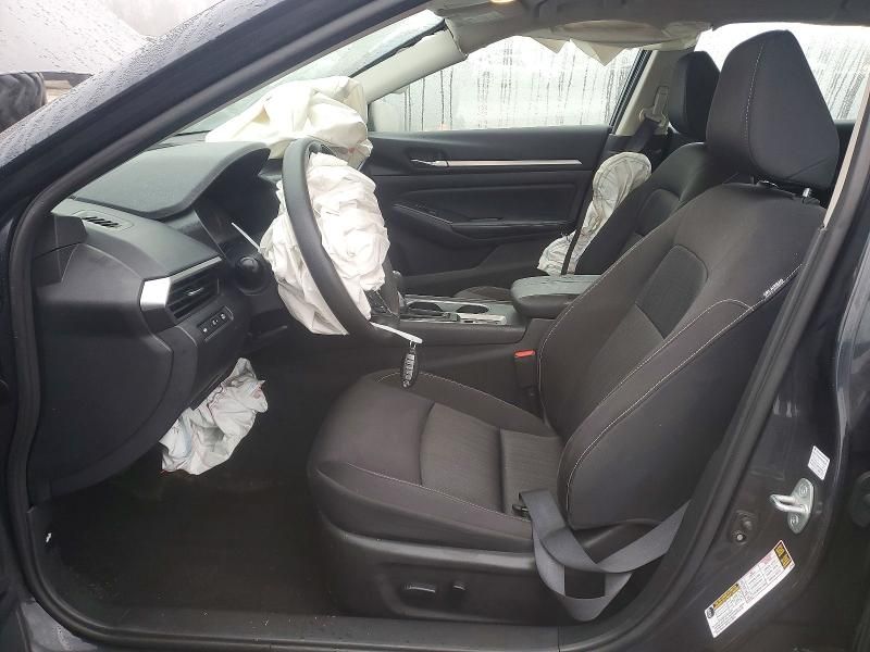 2022 Nissan Altima sv