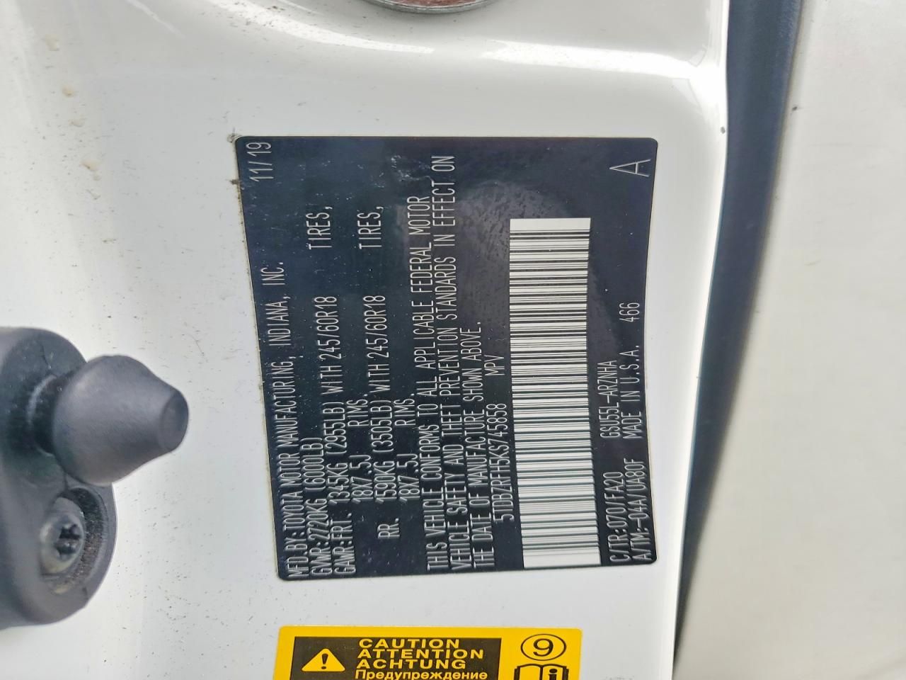 2019 Toyota Highlander le