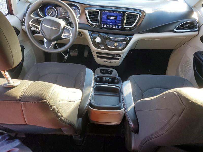 2017 Chrysler Pacifica Touring l