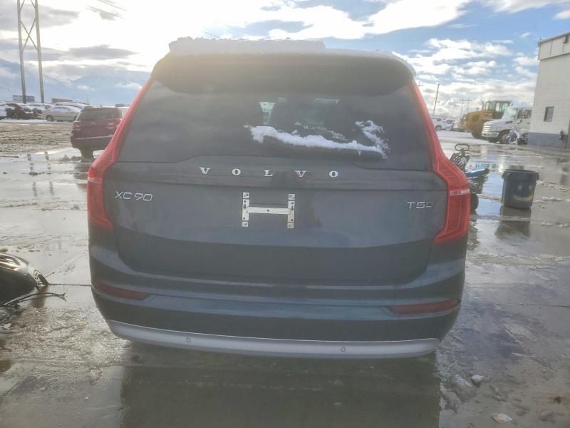 2022 Volvo Xc90 T5 Momentum