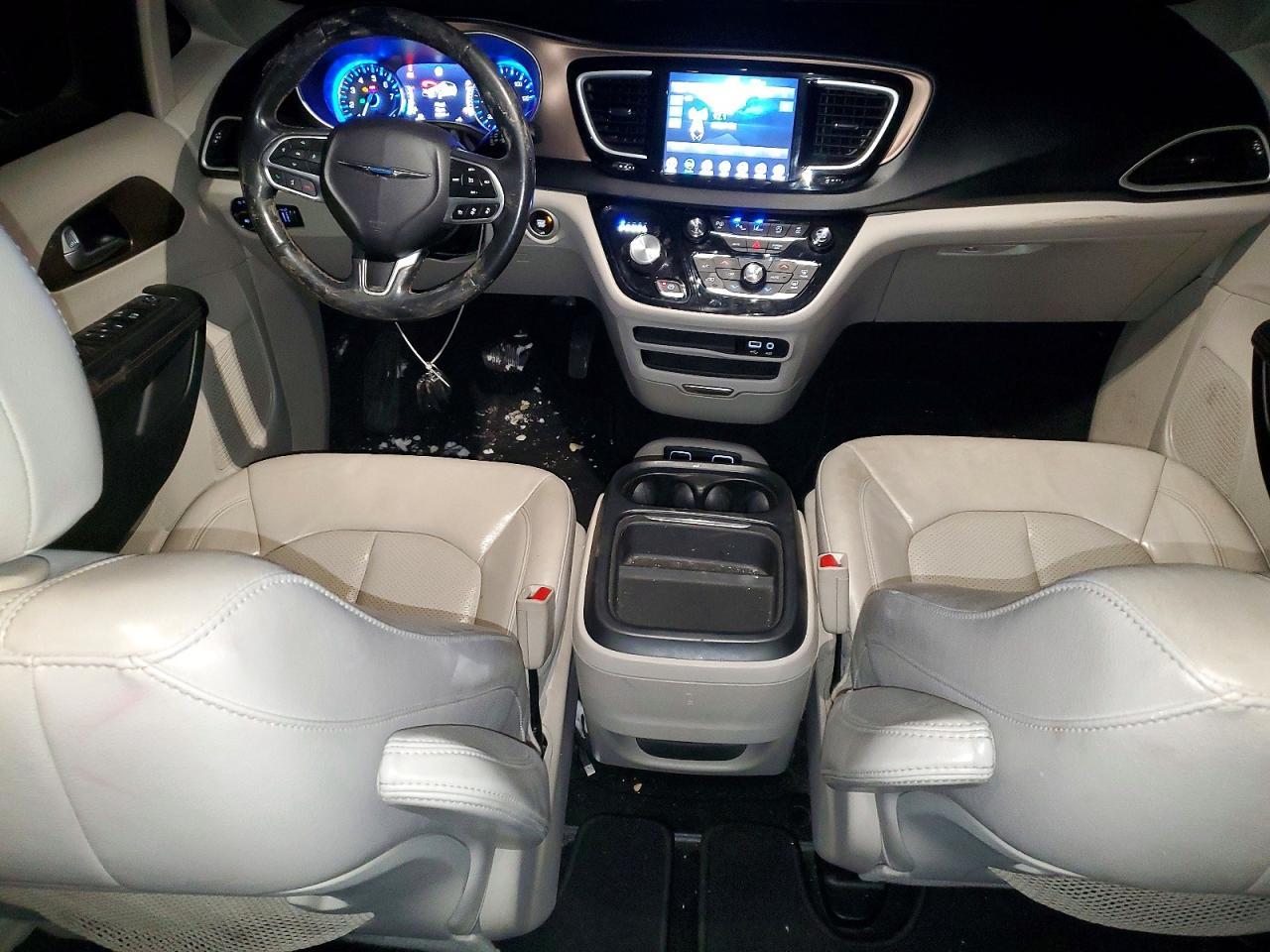 2018 Chrysler Pacifica Touring l
