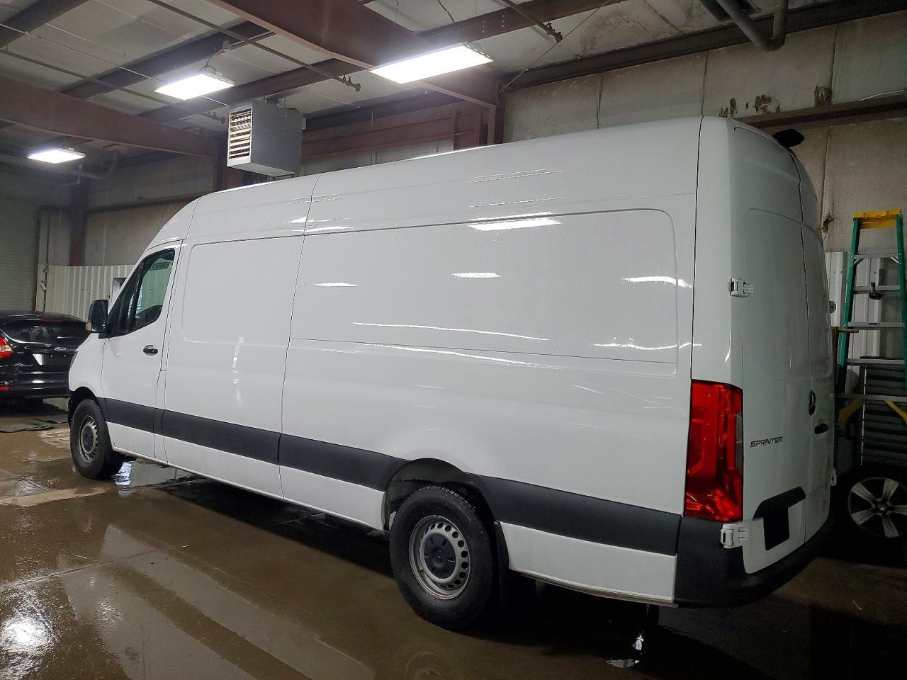 2022 Mercedes-Benz Sprinter 2500