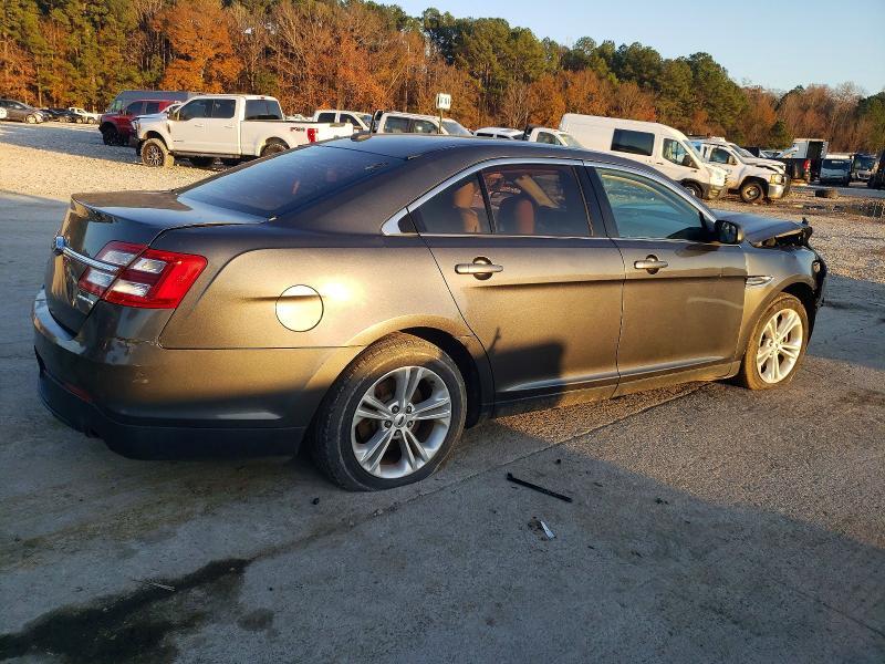 2018 Ford Taurus se