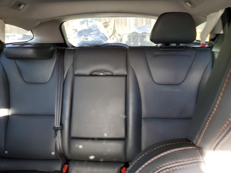 2016 Volvo V60 Cross Country Premier