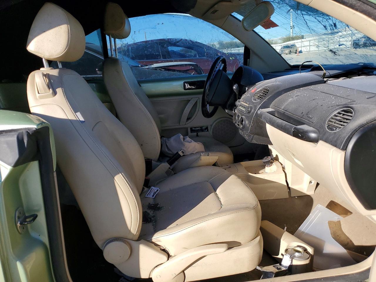 2009 Volkswagen New Beetle s