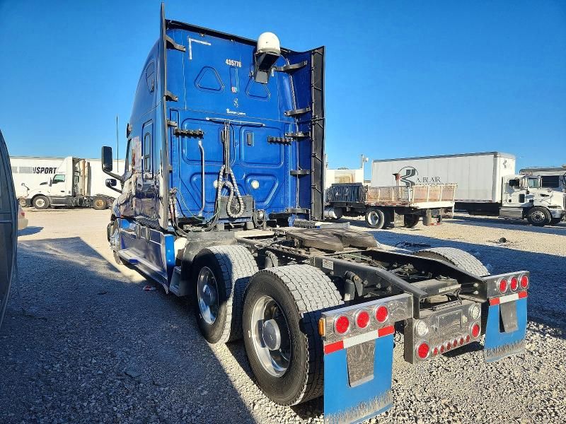 2020 Freightliner Cascadia 126 Semi Truck