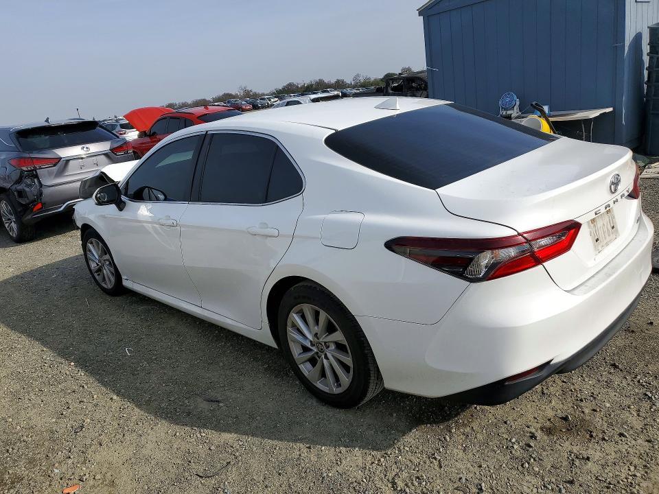 2021 Toyota Camry le