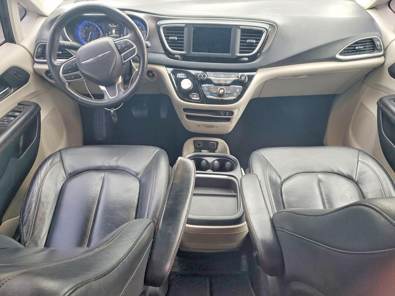 2020 Chrysler Pacifica Touring l