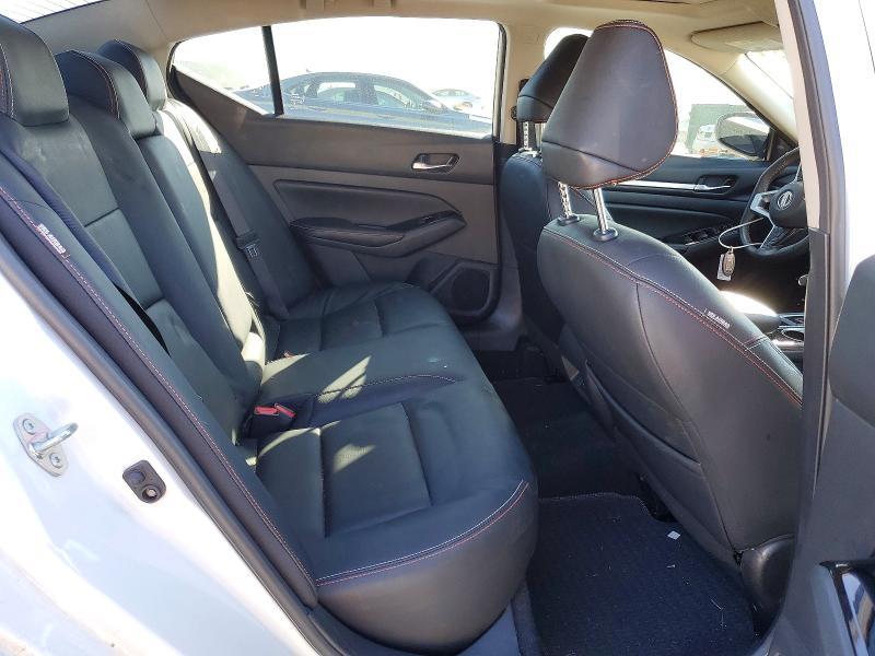 2024 Nissan Altima sr