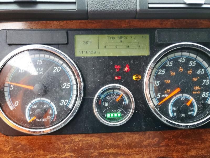 2016 Freightliner Cascadia 125 Semi Truck