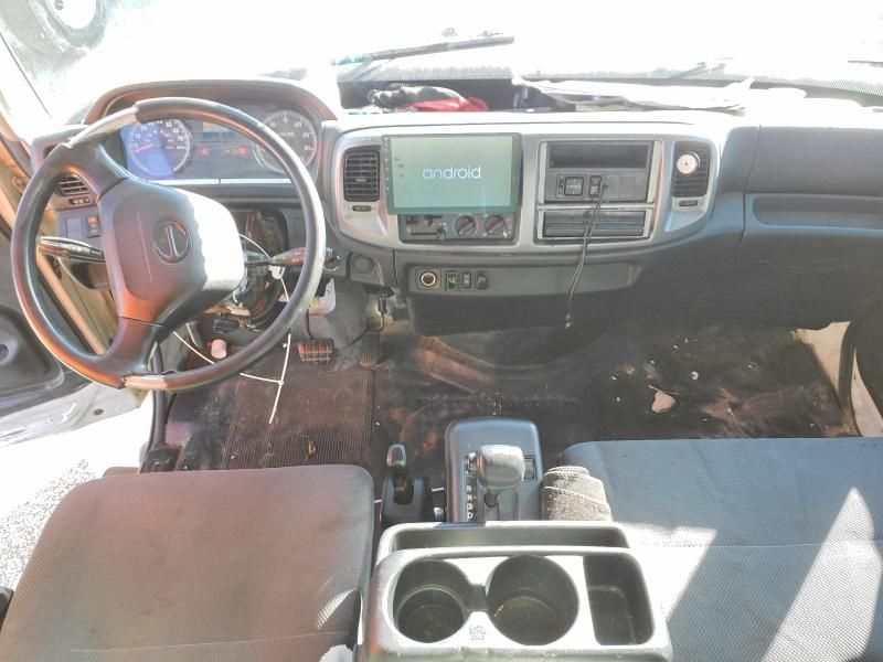 2016 Hino 258/268 box Truck