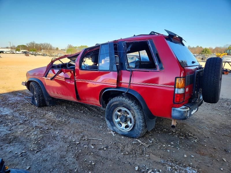 1995 Nissan Pathfinder xe