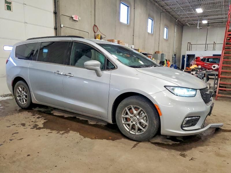 2022 Chrysler Pacifica Touring