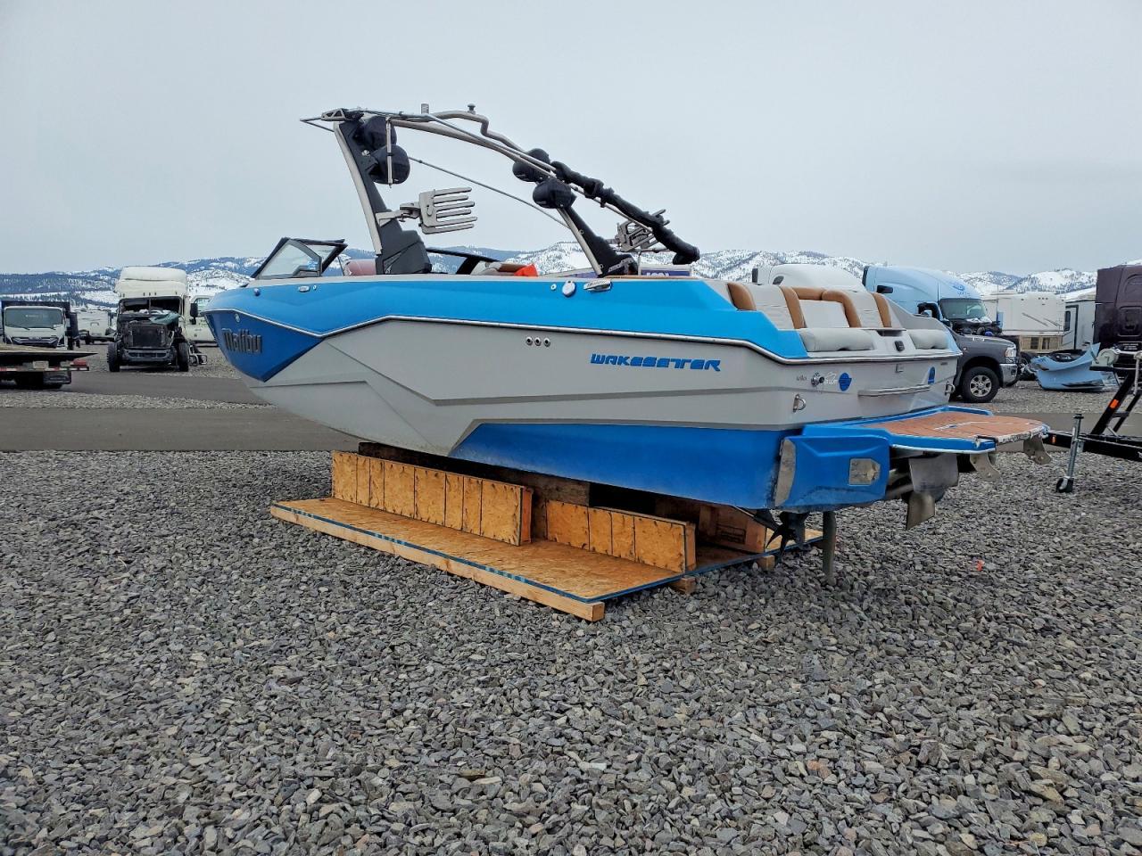 2023 Malibu Wakesetter Boat
