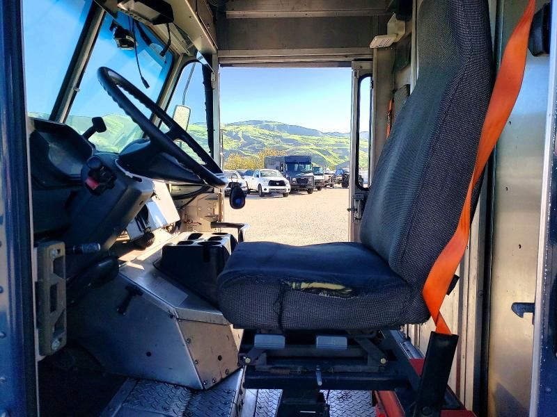 2021 Freightliner Mt45g Chassis Delivery Truck