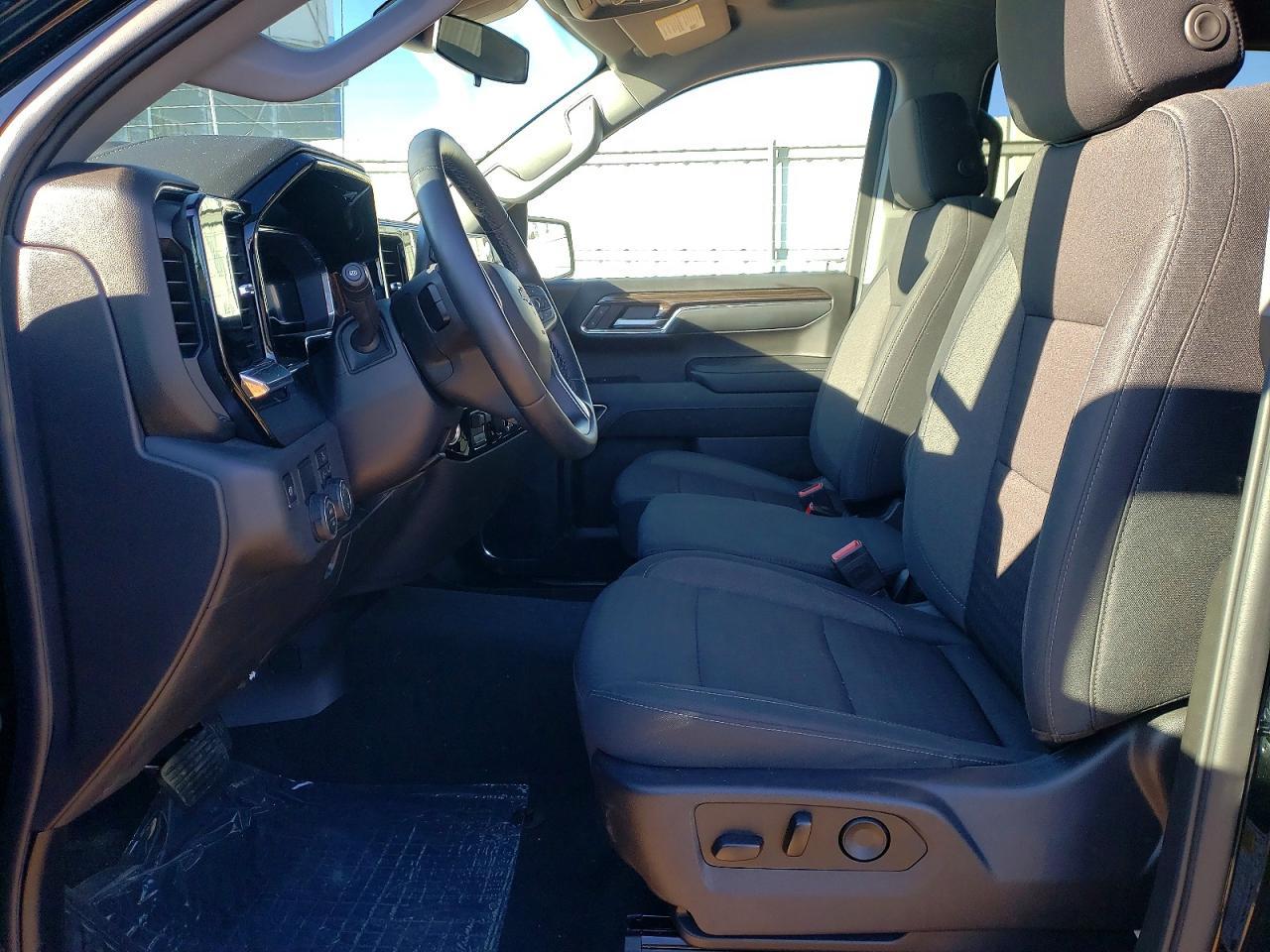 2025 Chevrolet Silverado C1500 LT