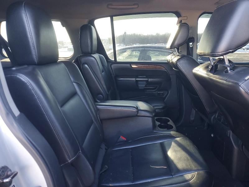 2012 Nissan Armada sv