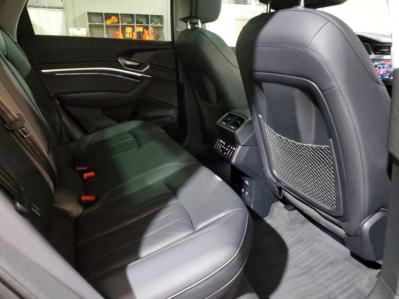 2023 Audi E-tron Premium Plus