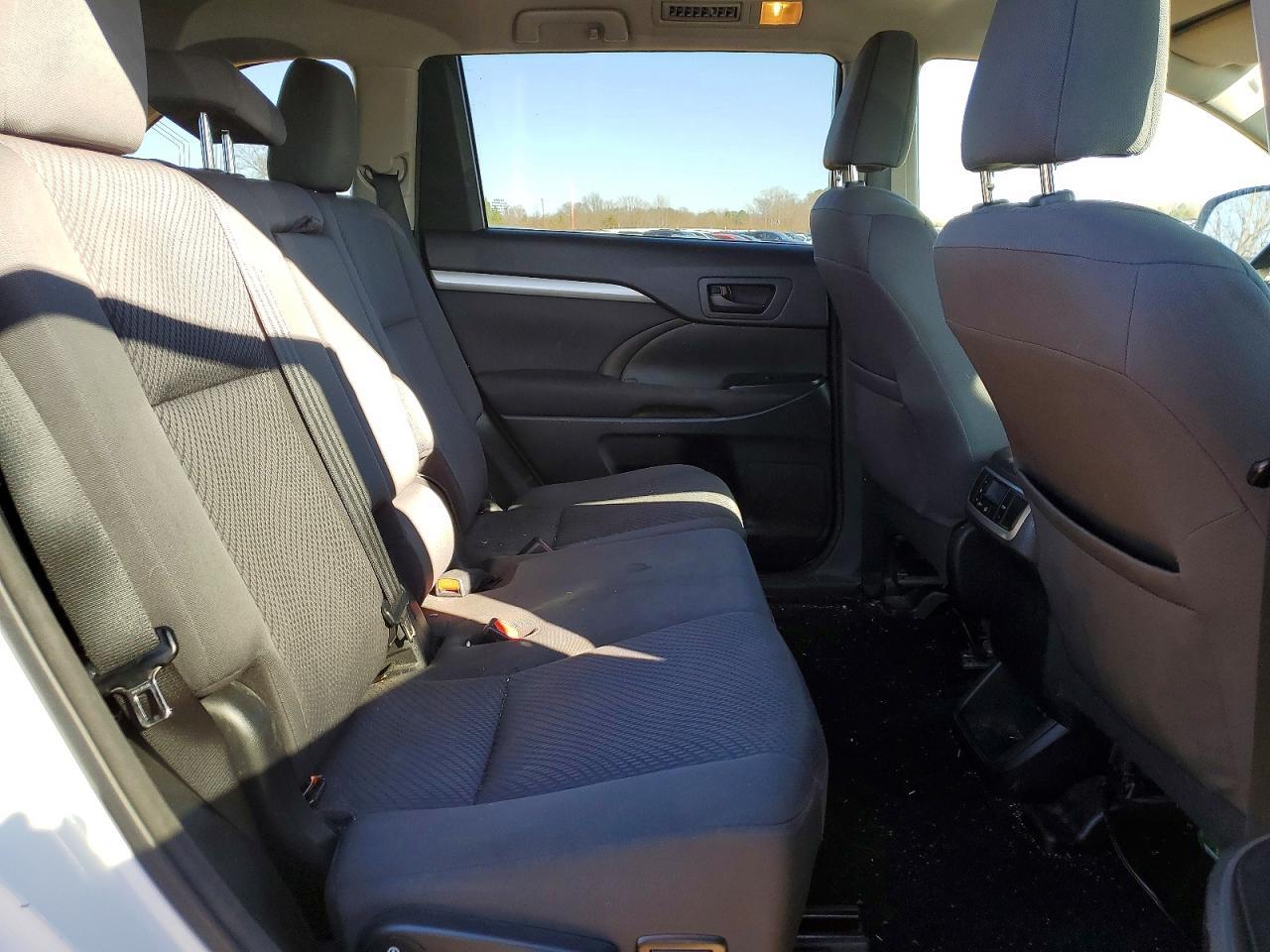 2017 Toyota Highlander le