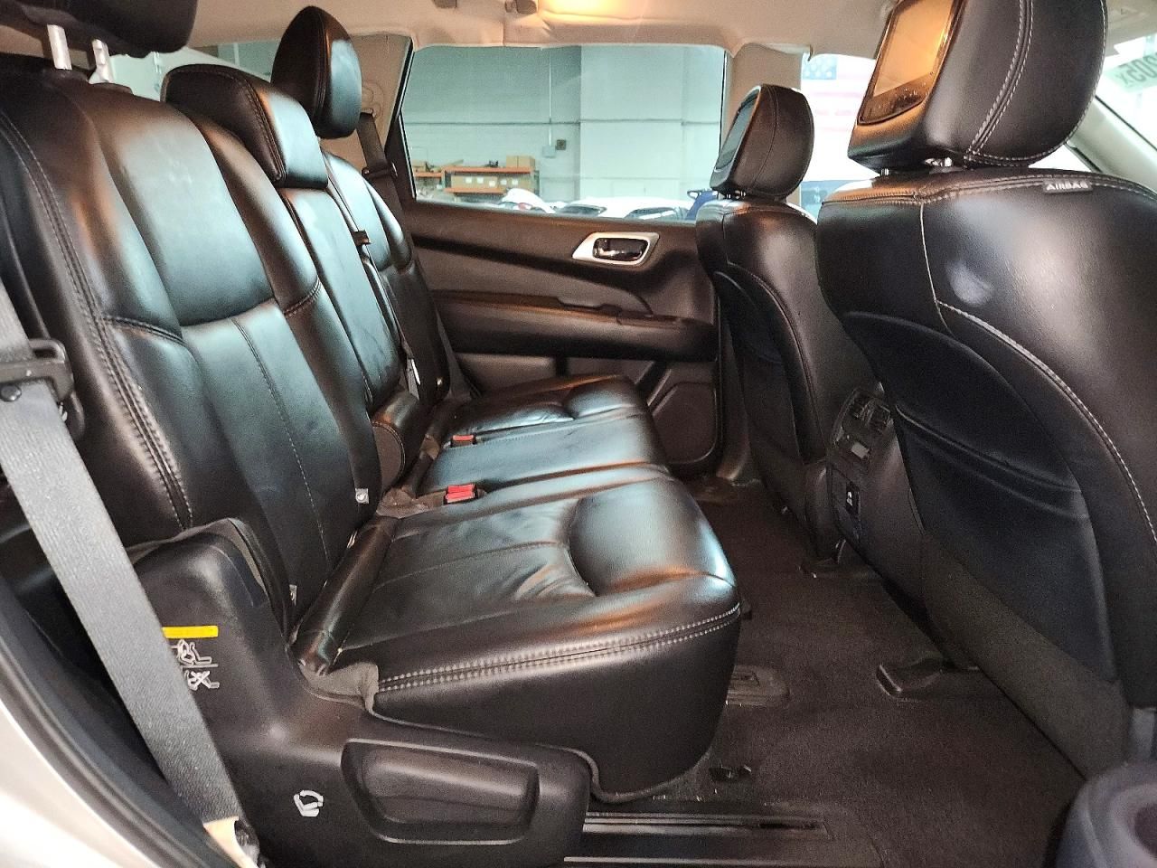 2017 Nissan Pathfinder sl