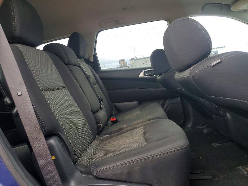 2017 Nissan Pathfinder s