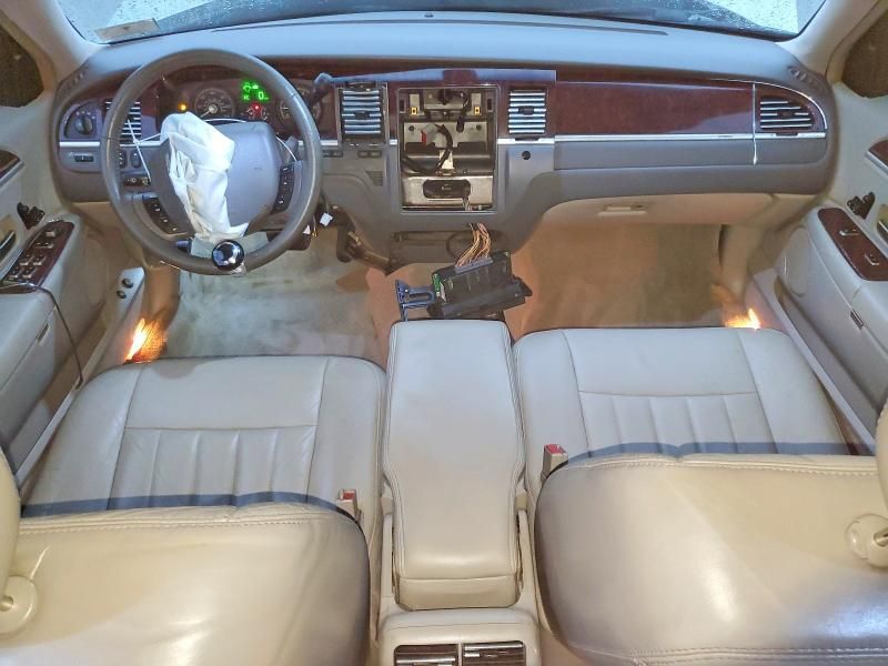 2007 Lincoln Town car Signature