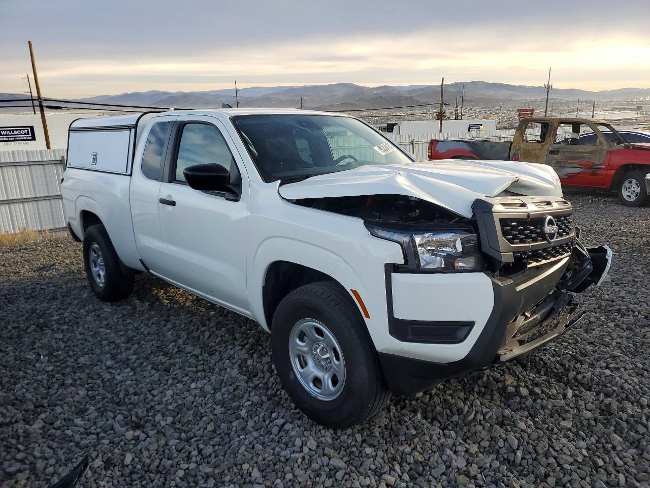 2025 Nissan Frontier s