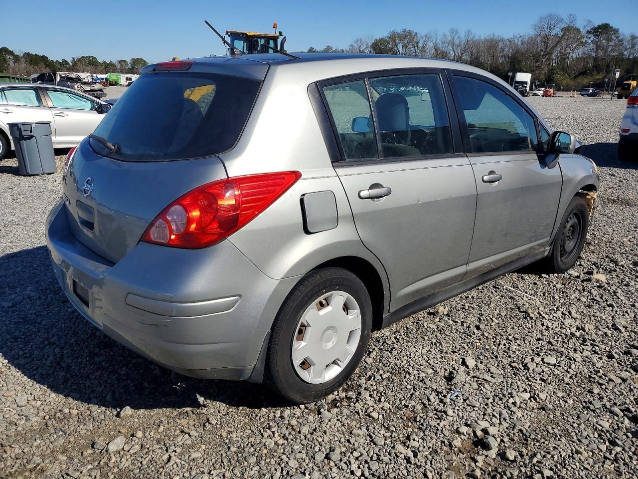 2011 Nissan Versa s